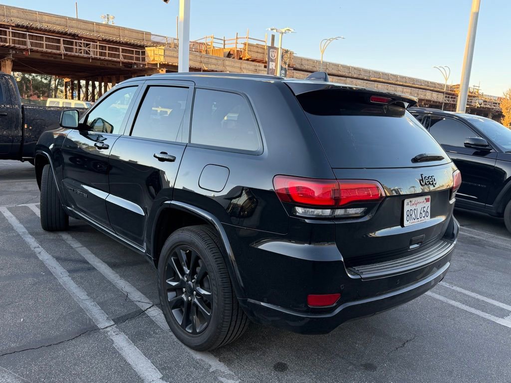 Used 2020 Jeep Grand Cherokee Altitude image 5