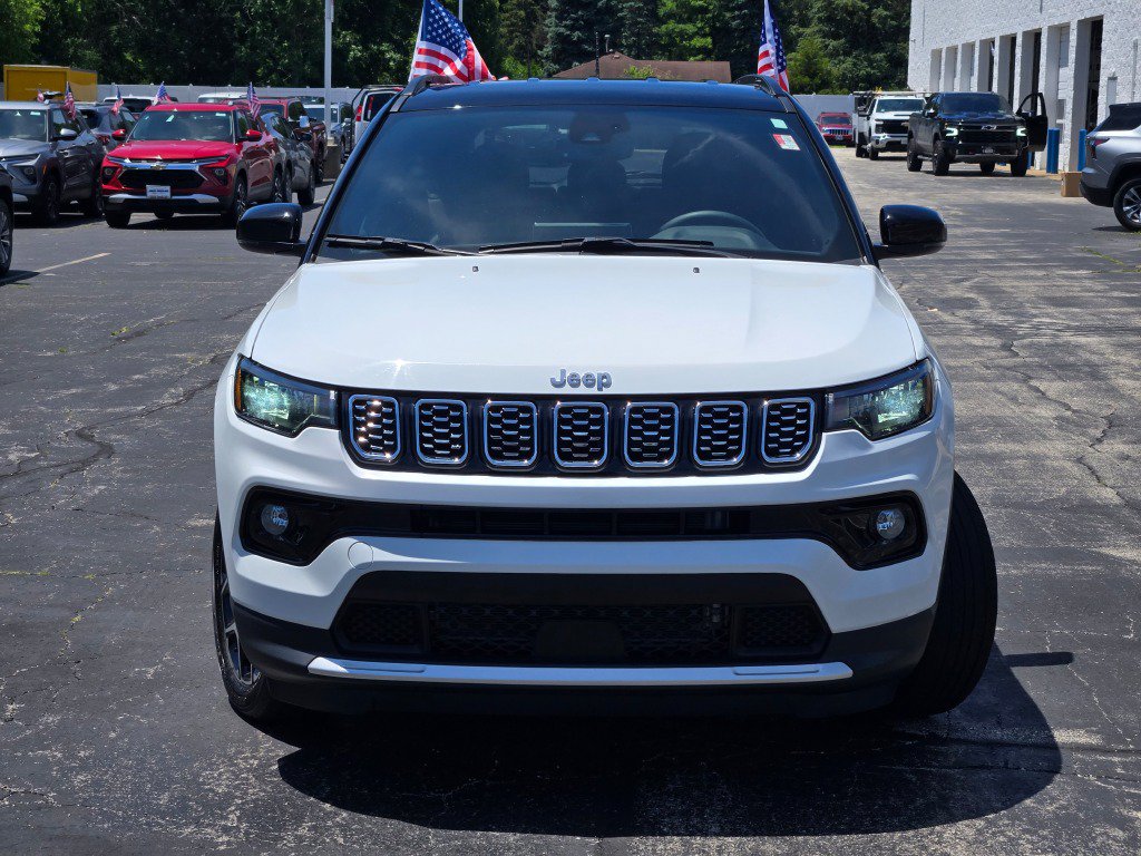Used 2025 Jeep Compass Limited AWD/4WD image 4