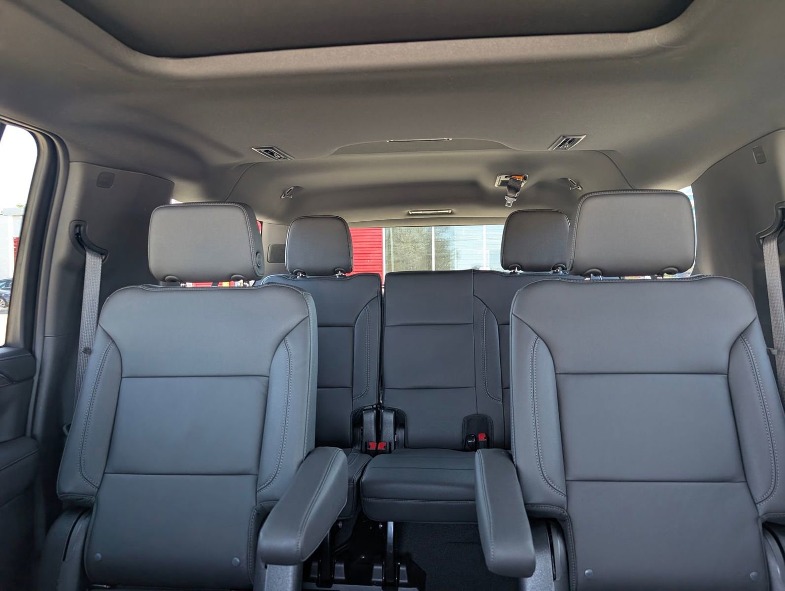 Certified 2023 Chevrolet Suburban Z71 w/ Luxury Package image 33