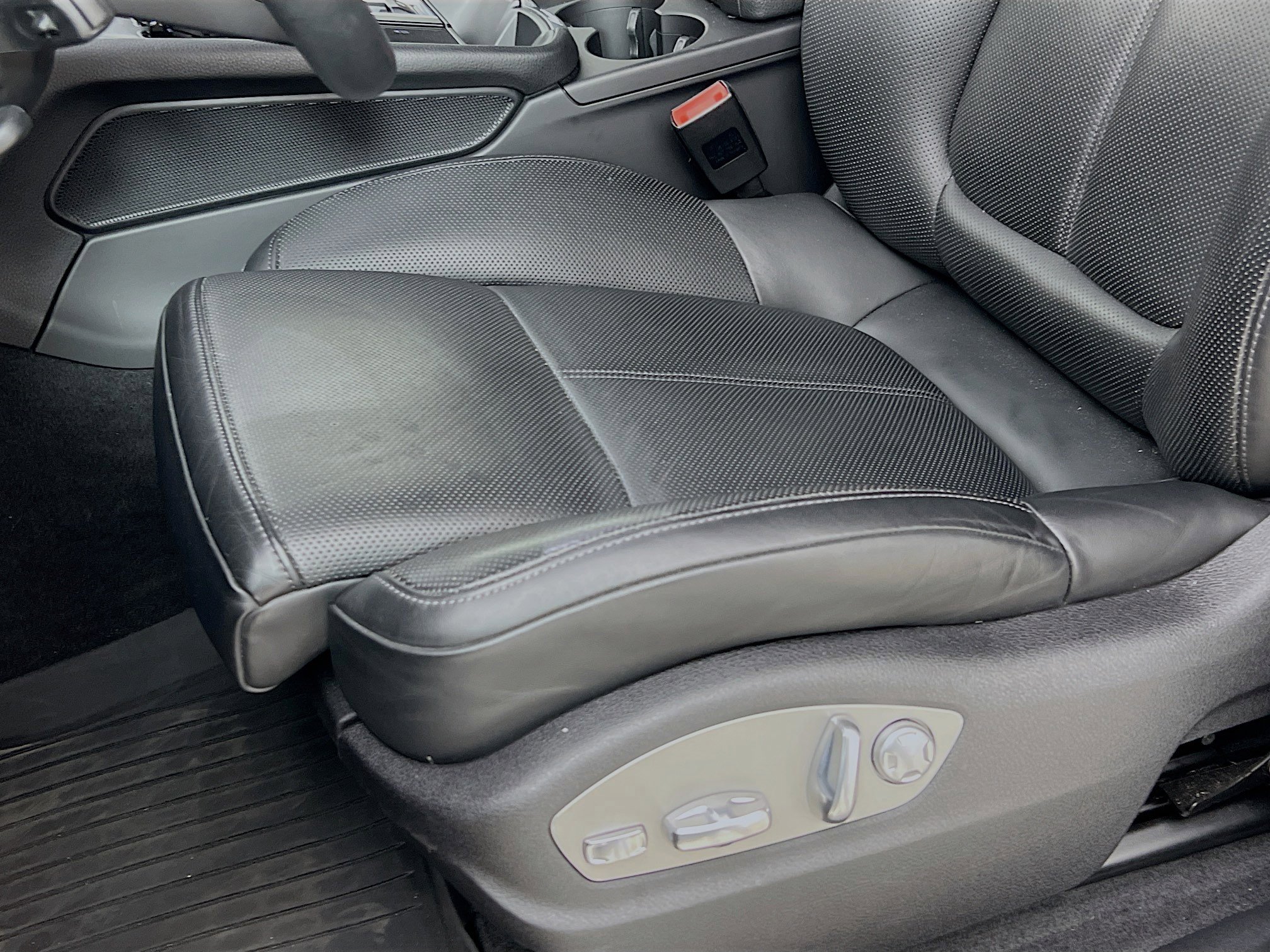 Used 2024 Porsche Macan image 20