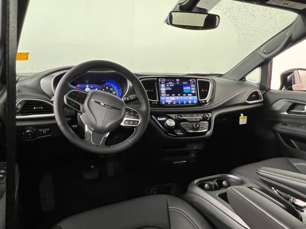 New 2026 Chrysler Pacifica Select image 15