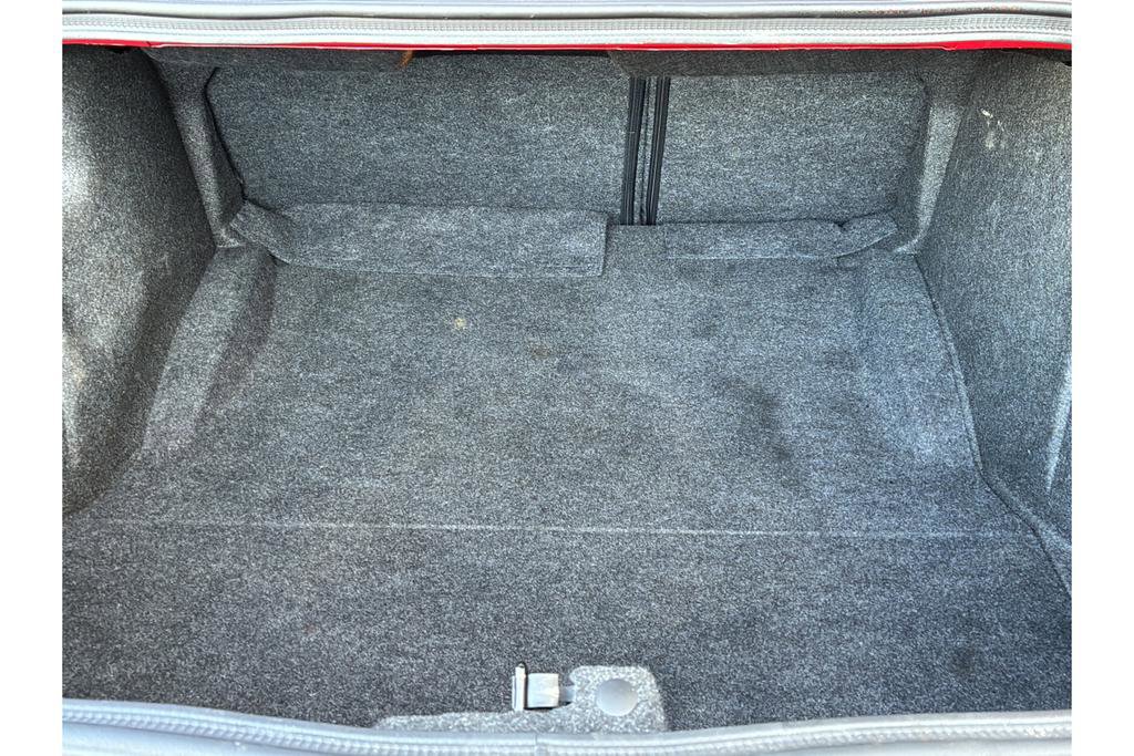 Used 2016 Dodge Challenger SRT Hellcat image 9