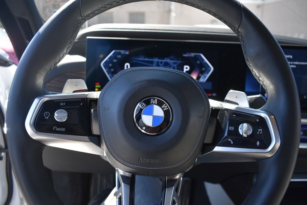 Used 2025 BMW 760i xDrive w/ Executive Package image 15