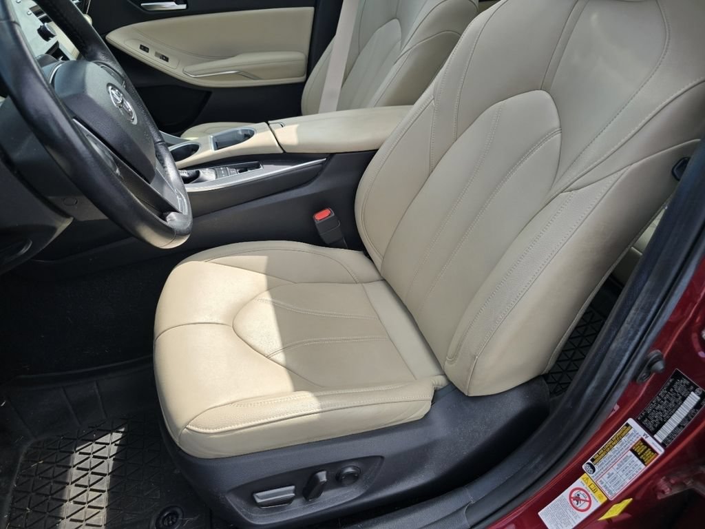 Certified 2019 Toyota Avalon XLE w/ Moonroof Package FWD image 22