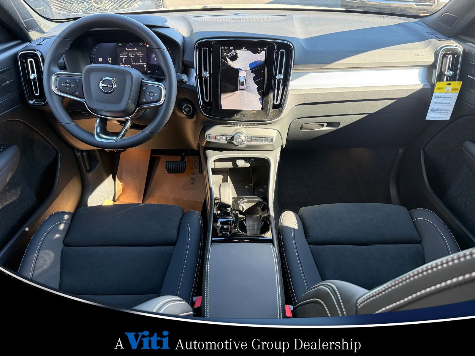 Used 2026 Volvo XC40 B5 Ultra w/ Protection Package Premier image 2