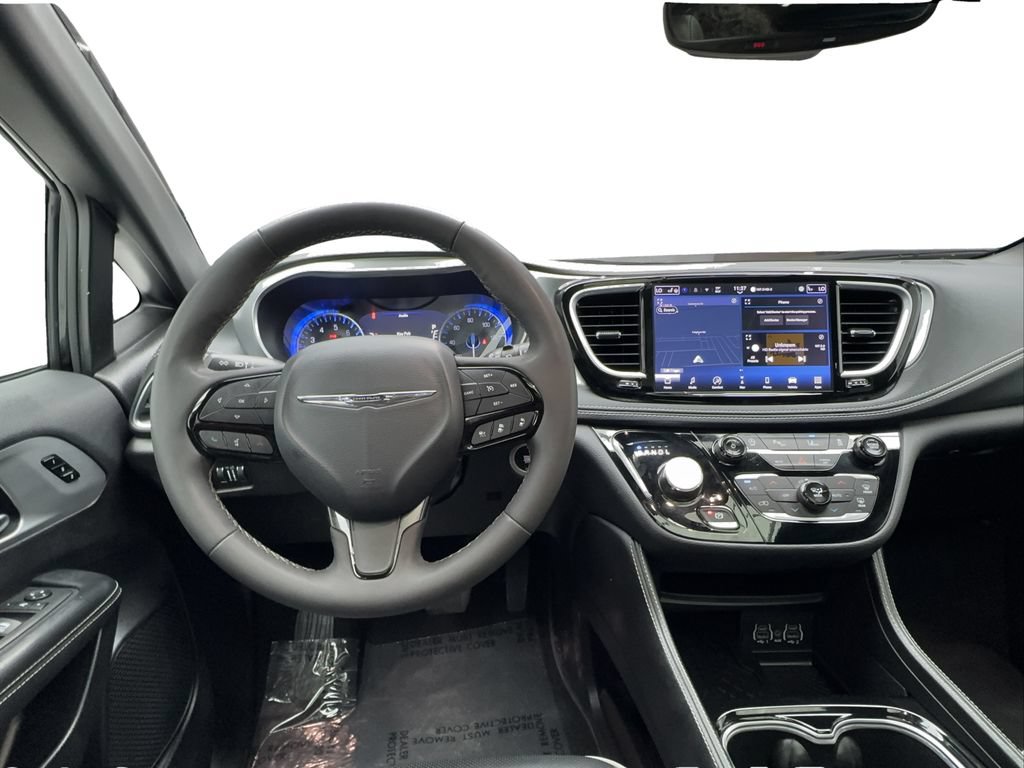 Used 2025 Chrysler Pacifica Limited FWD image 34
