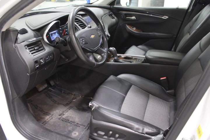 Used 2014 Chevrolet Impala LT w/ Convenience Package image 21