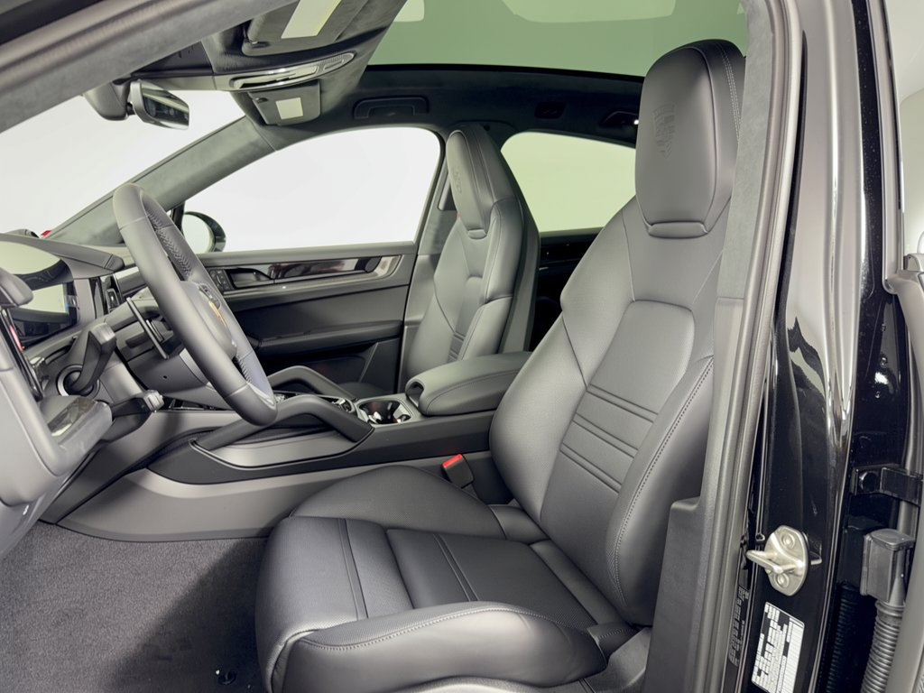 New 2026 Porsche Cayenne GTS AWD/4WD image 5