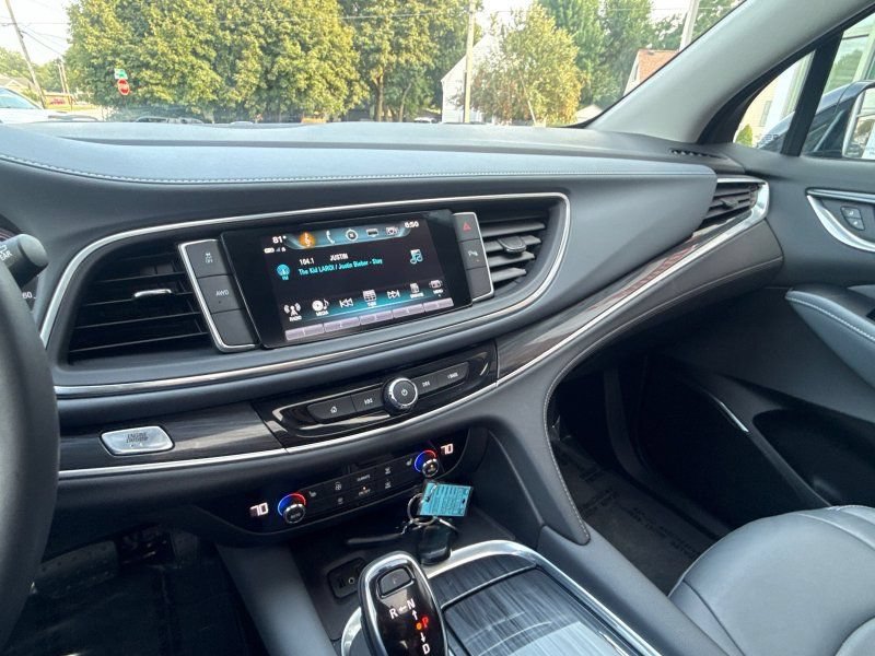 Used 2019 Buick Enclave Essence AWD/4WD image 26