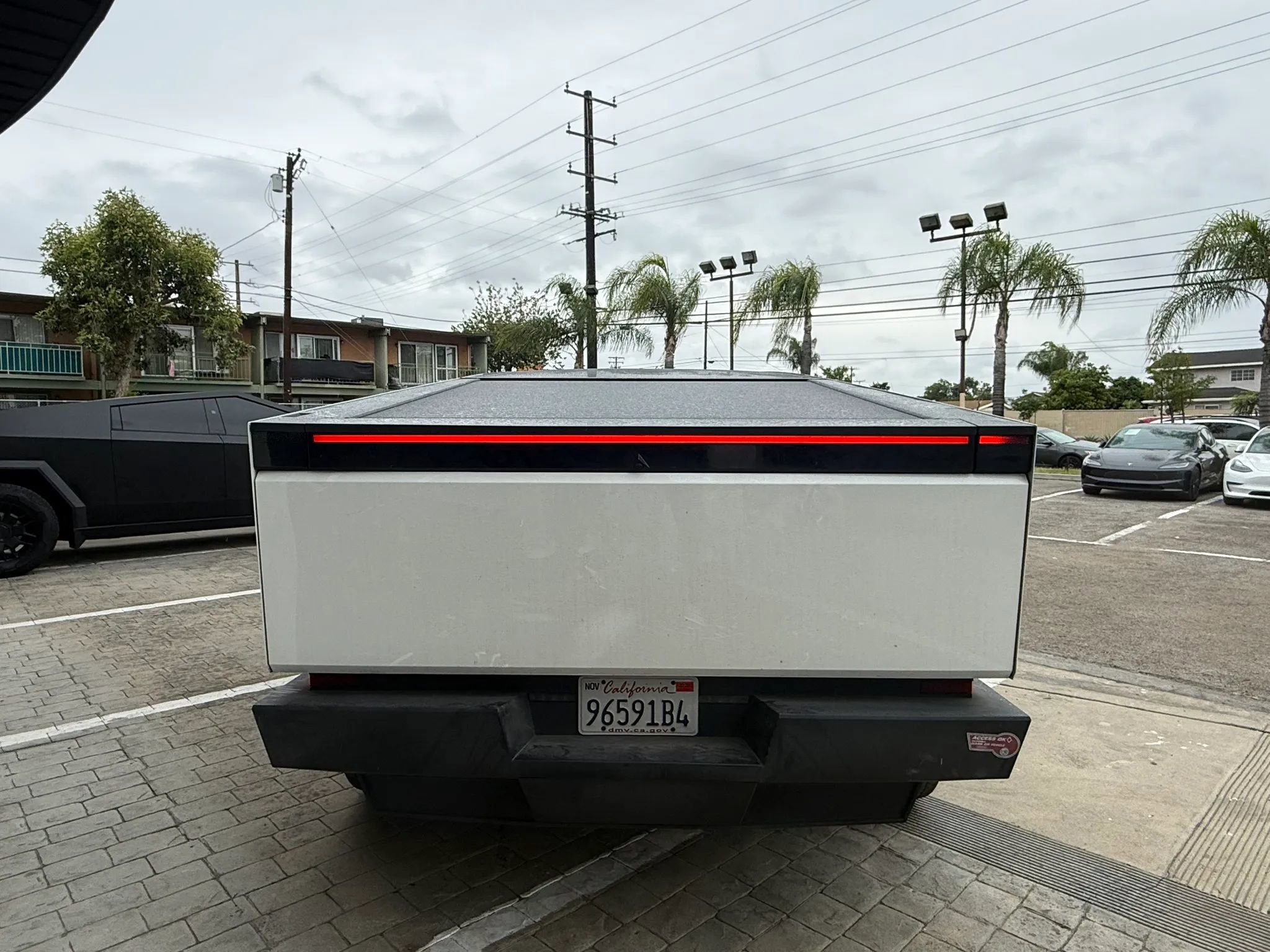 Used 2024 Tesla Cybertruck AWD Crew Cab image 6