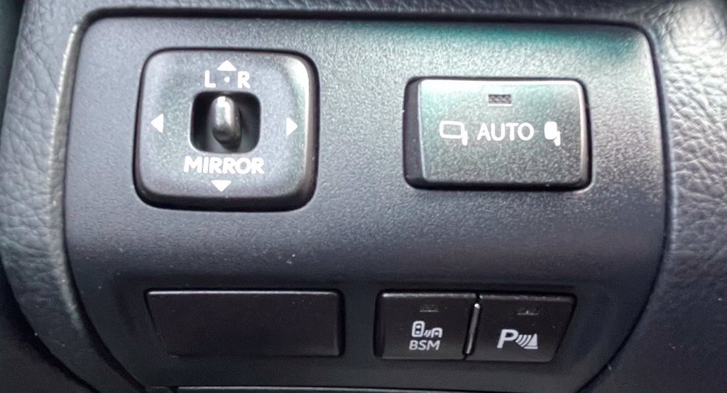 Used 2014 Lexus LS 460 w/ F Sport Package RWD image 23
