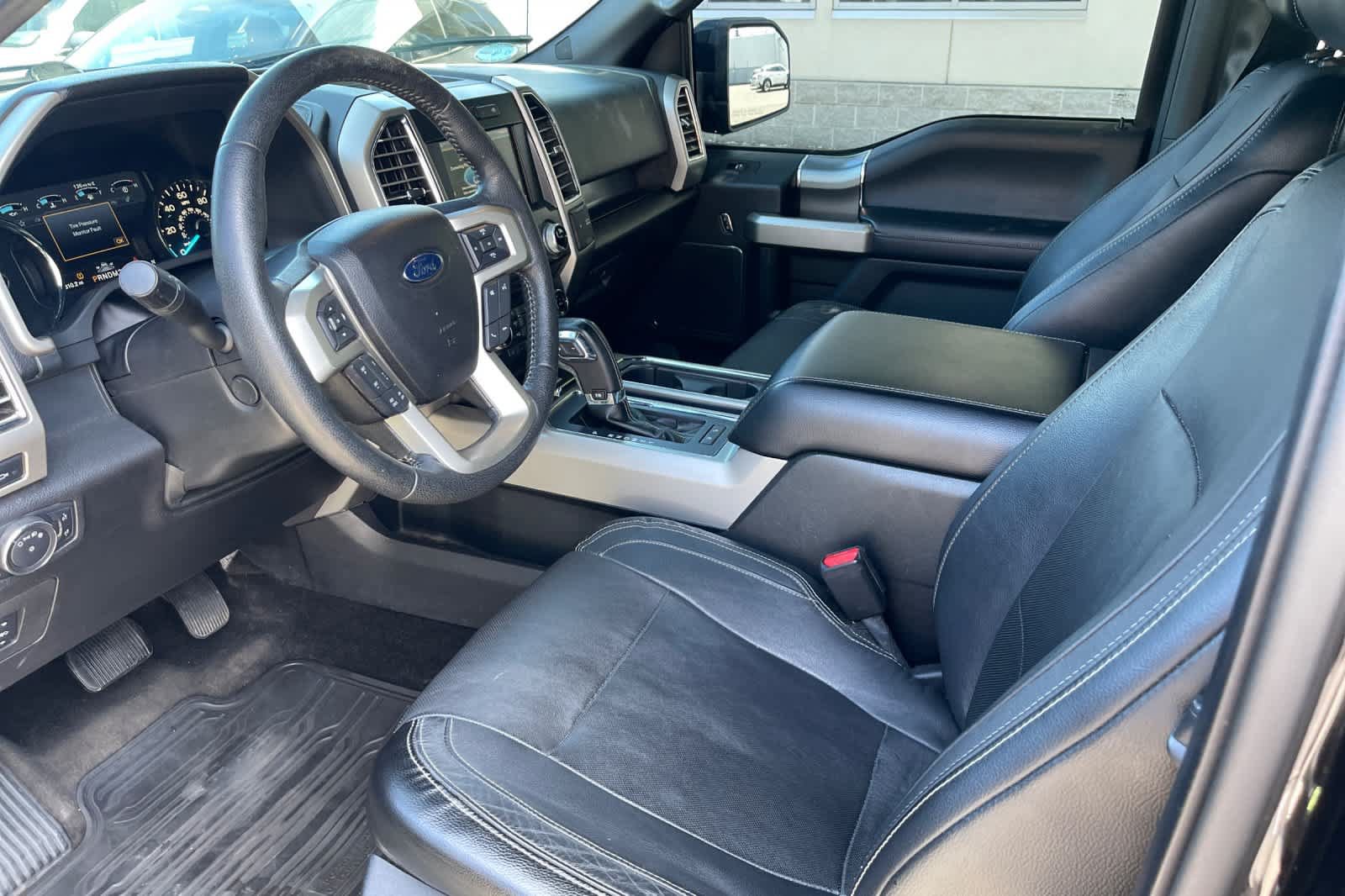 Used 2015 Ford F150 Lariat w/ Equipment Group 502A Luxury AWD/4WD image 9