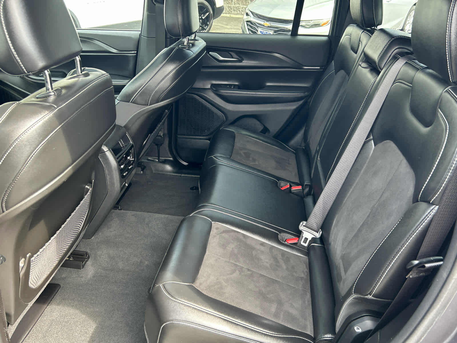 Used 2023 Jeep Grand Cherokee Altitude image 22