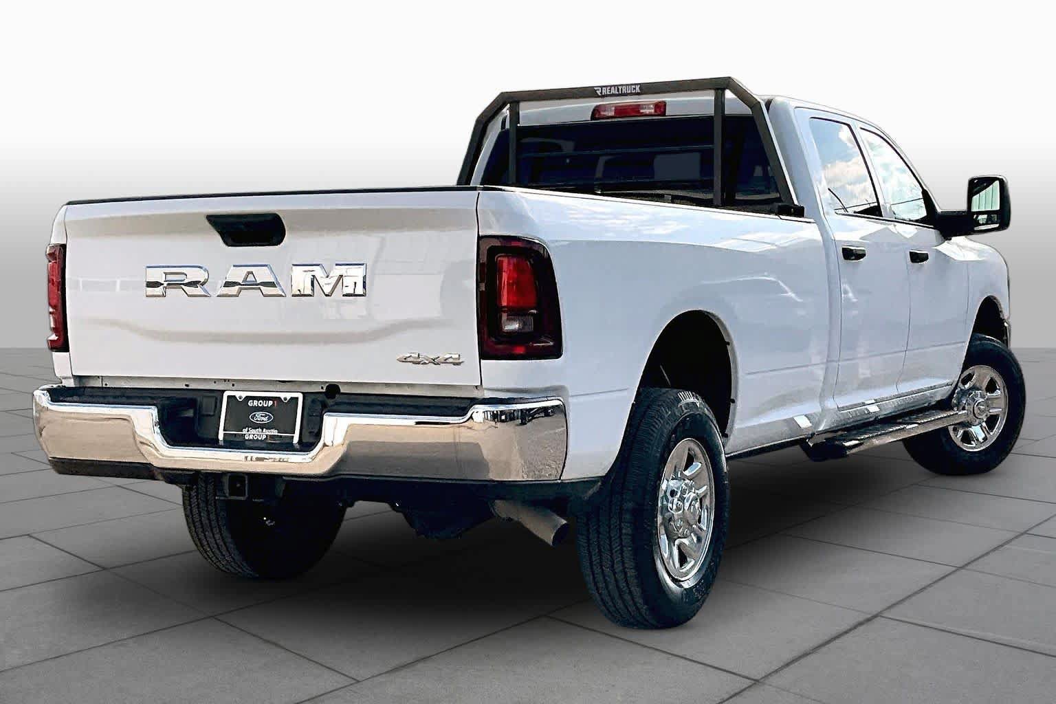 Used 2026 RAM 2500 Tradesman w/ Chrome Appearance Group AWD/4WD image 13