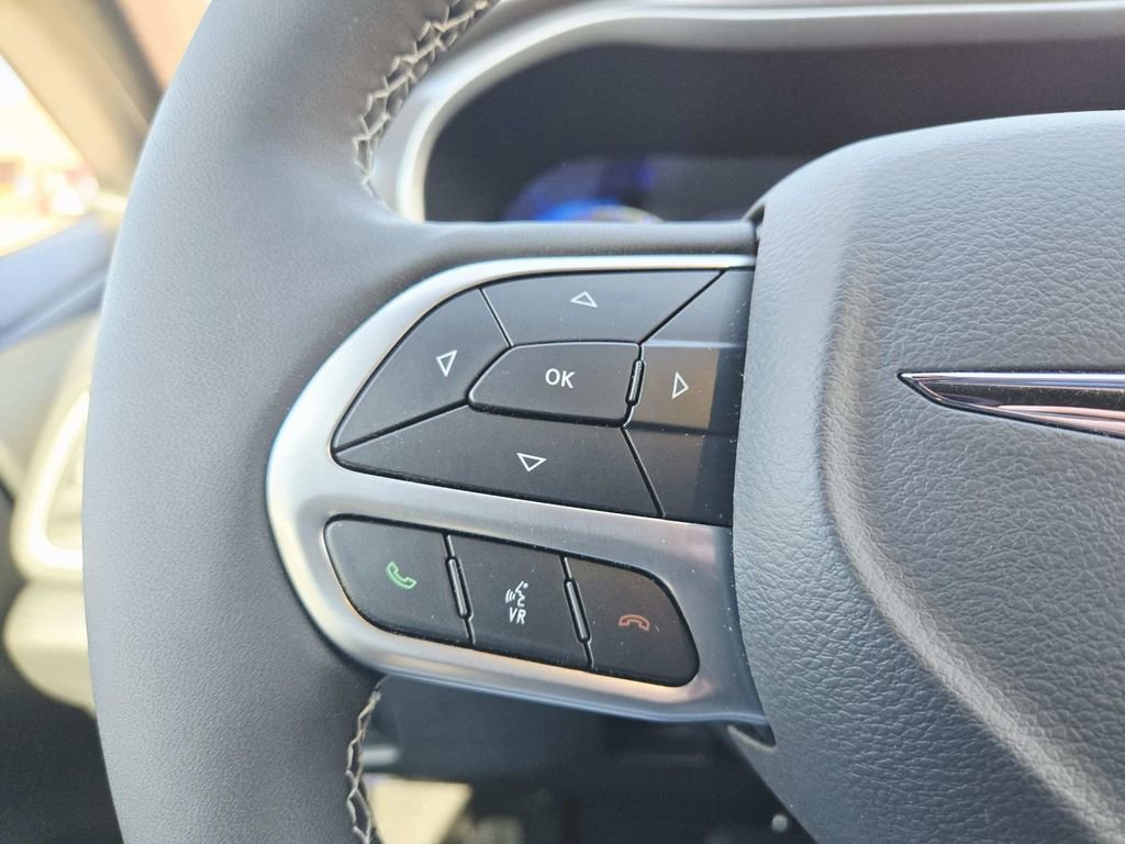 Used 2026 Chrysler Voyager LX image 22