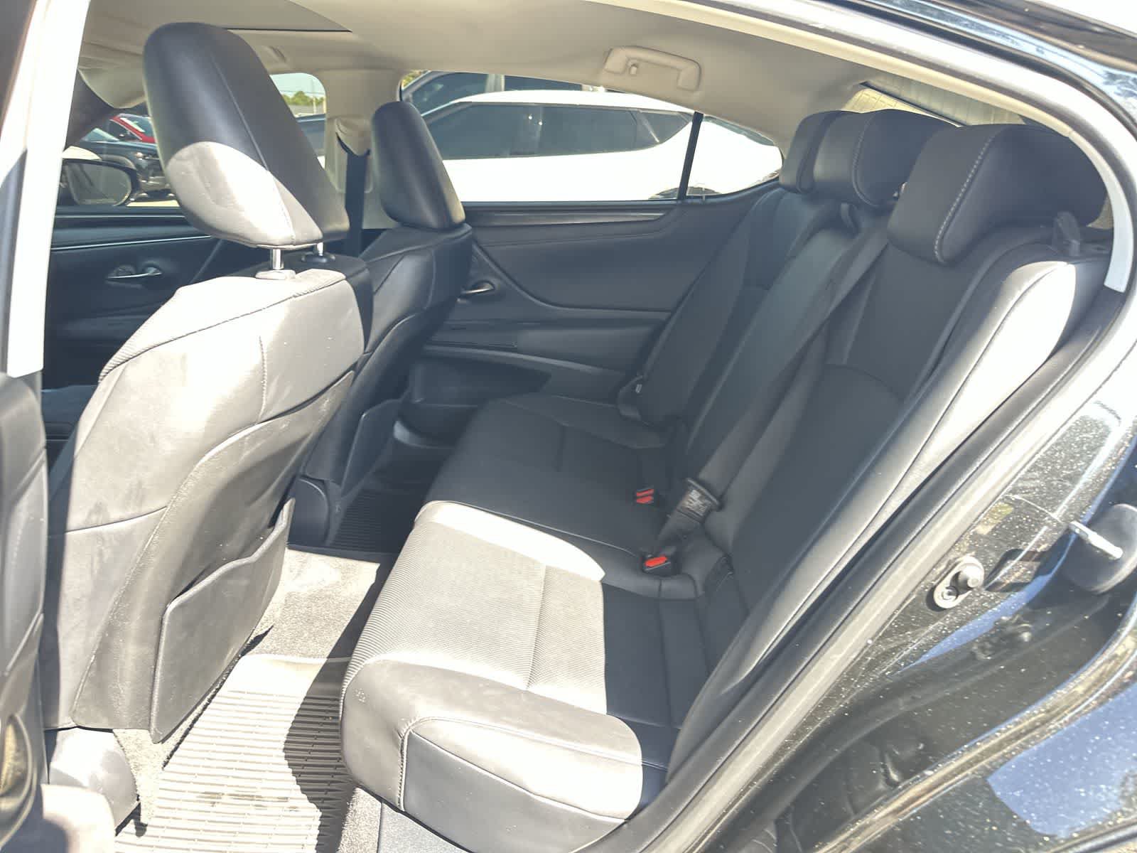 Used 2022 Lexus ES 350 w/ Accessory Package 2 FWD image 17
