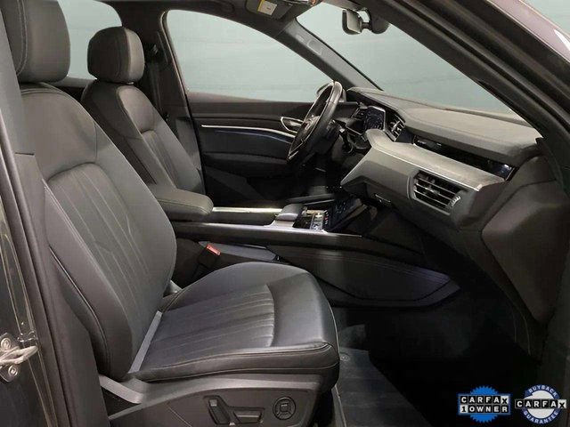 Used 2024 Audi Q8 e-tron Premium Plus image 26