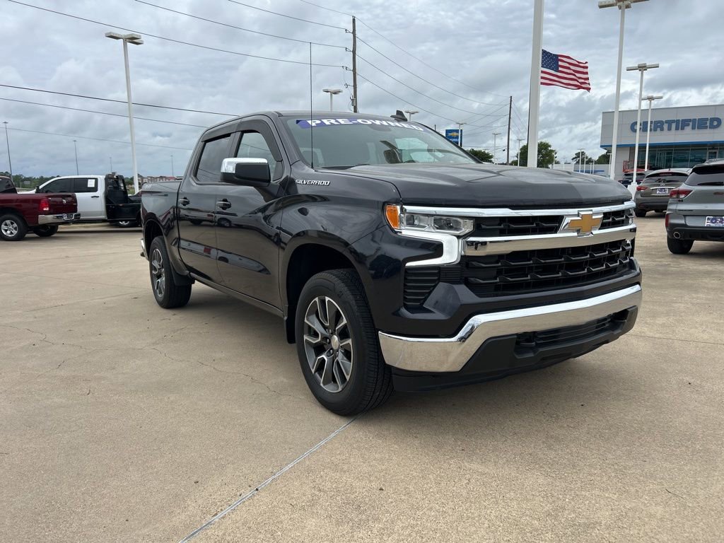 Used 2023 Chevrolet Silverado 1500 LT AWD/4WD image 3