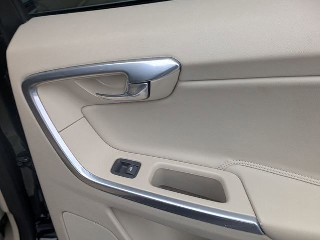 Used 2016 Volvo XC60 T6 Platinum w/ Protection Package AWD/4WD image 34