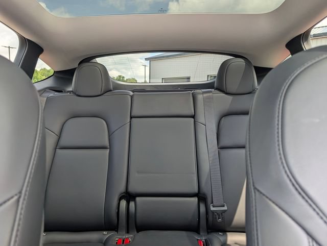 Used 2023 Tesla Model Y Long Range AWD/4WD image 18