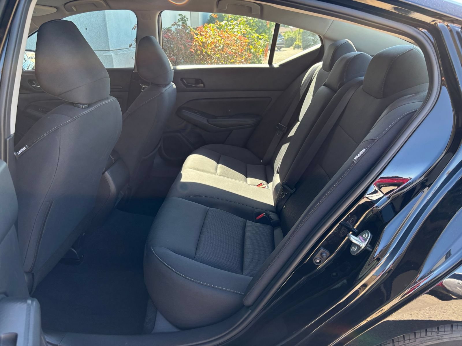 Used 2025 Nissan Altima 2.5 SV FWD image 27