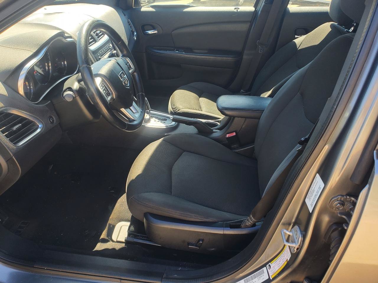 Used 2012 Dodge Avenger SXT FWD image 15