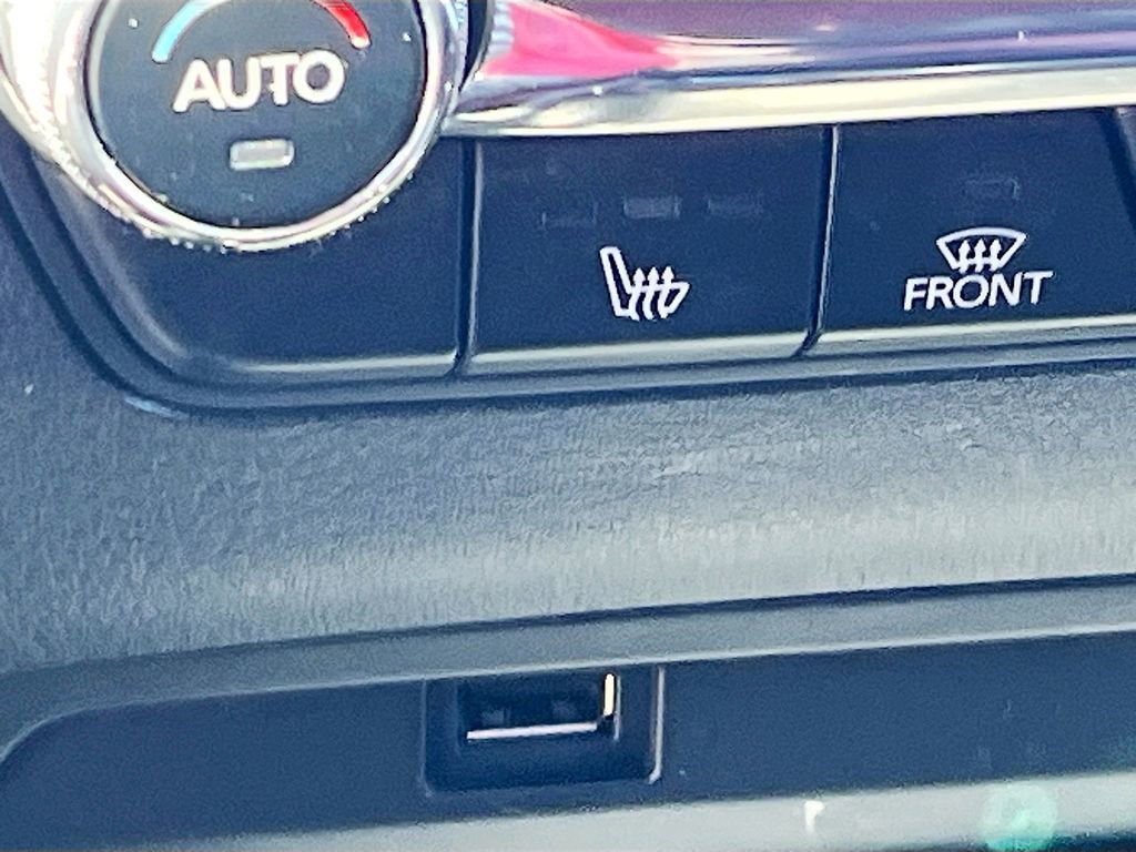 Used 2020 MAZDA MAZDA3 Premium image 21