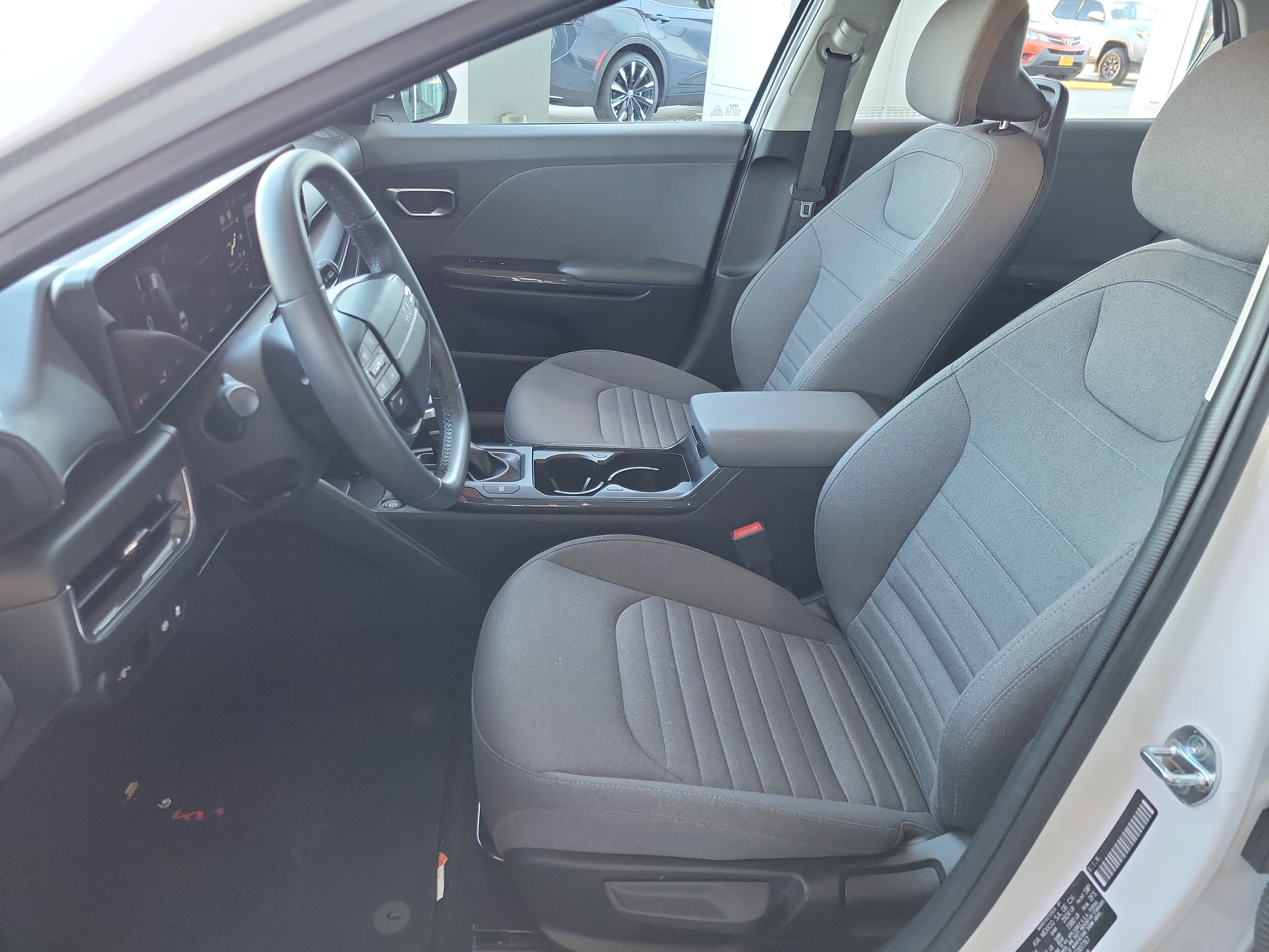 Used 2025 Kia K4 EX image 13