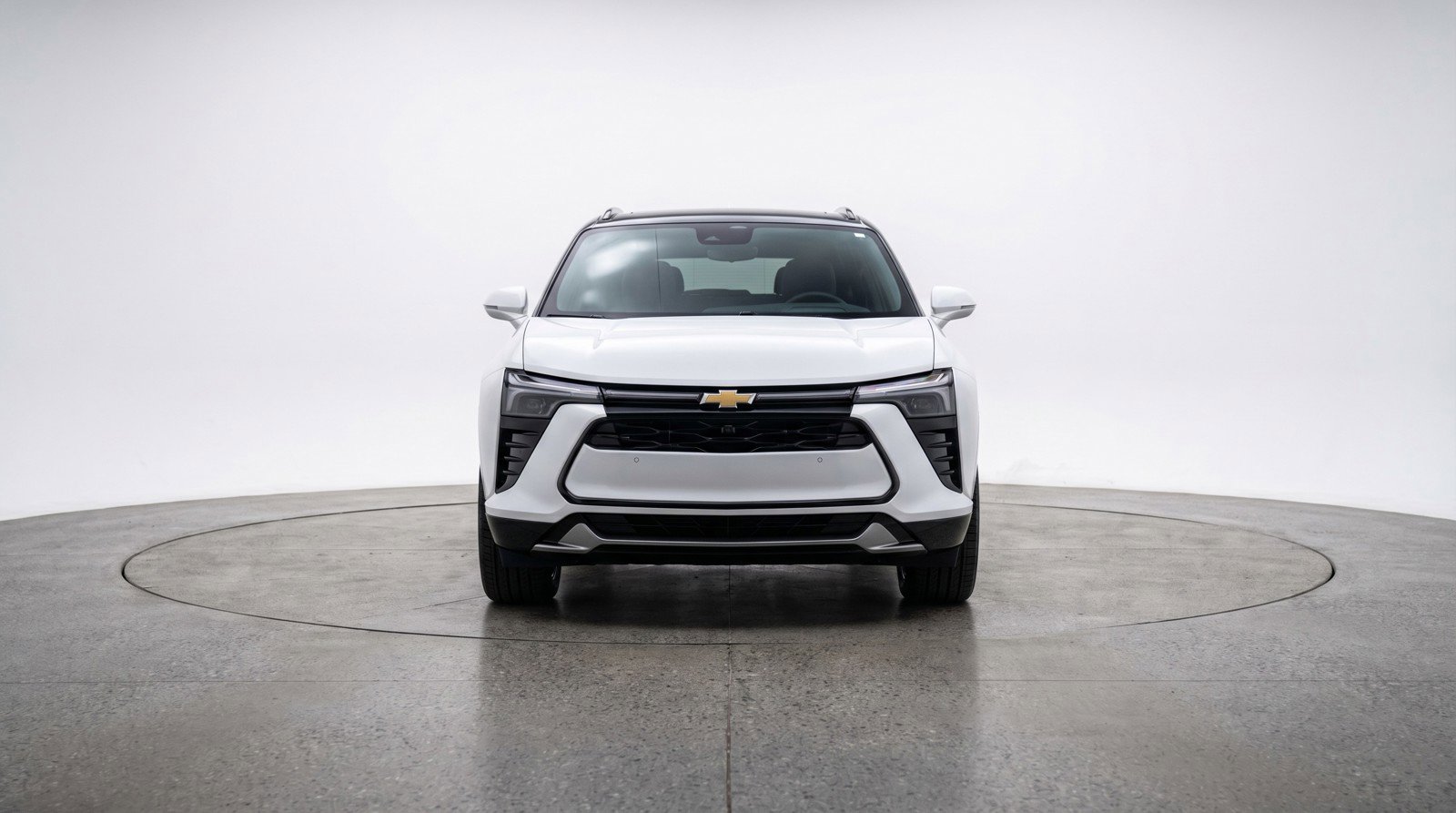 Used 2025 Chevrolet Blazer LT image 2