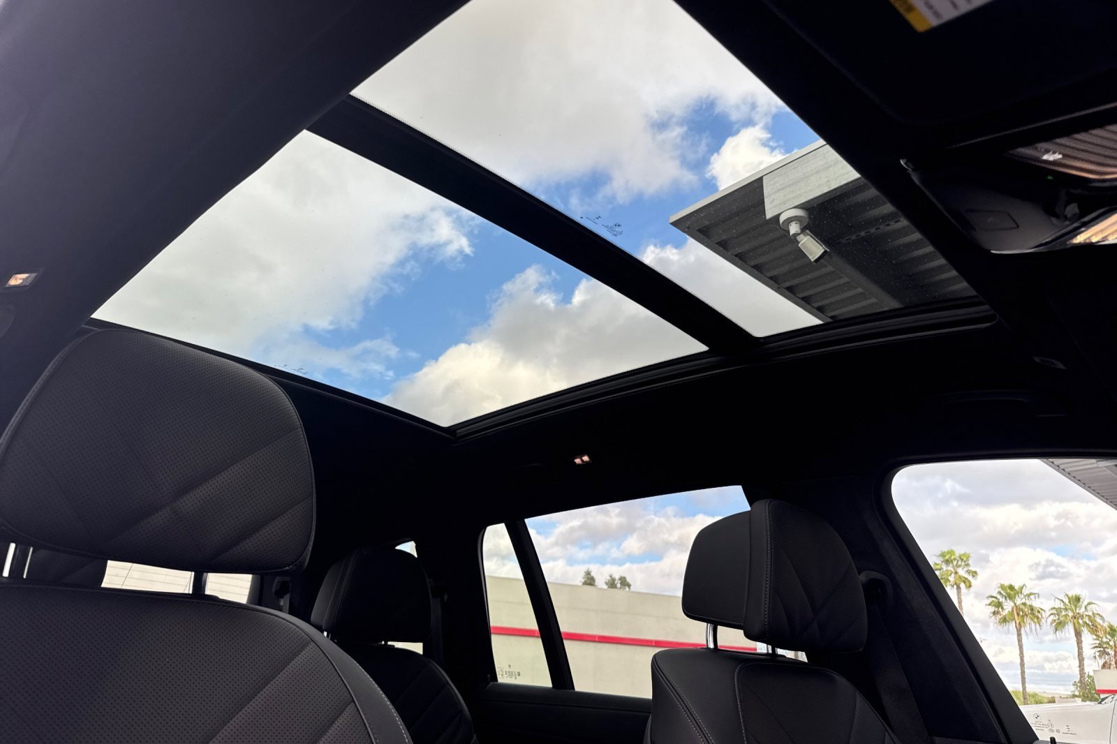 Used 2024 BMW X7 xDrive40i w/ M Sport Package image 17