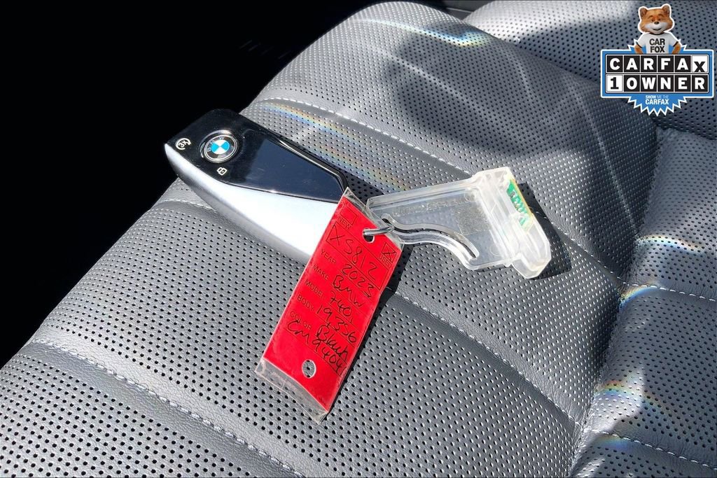 Used 2023 BMW 740i image 11