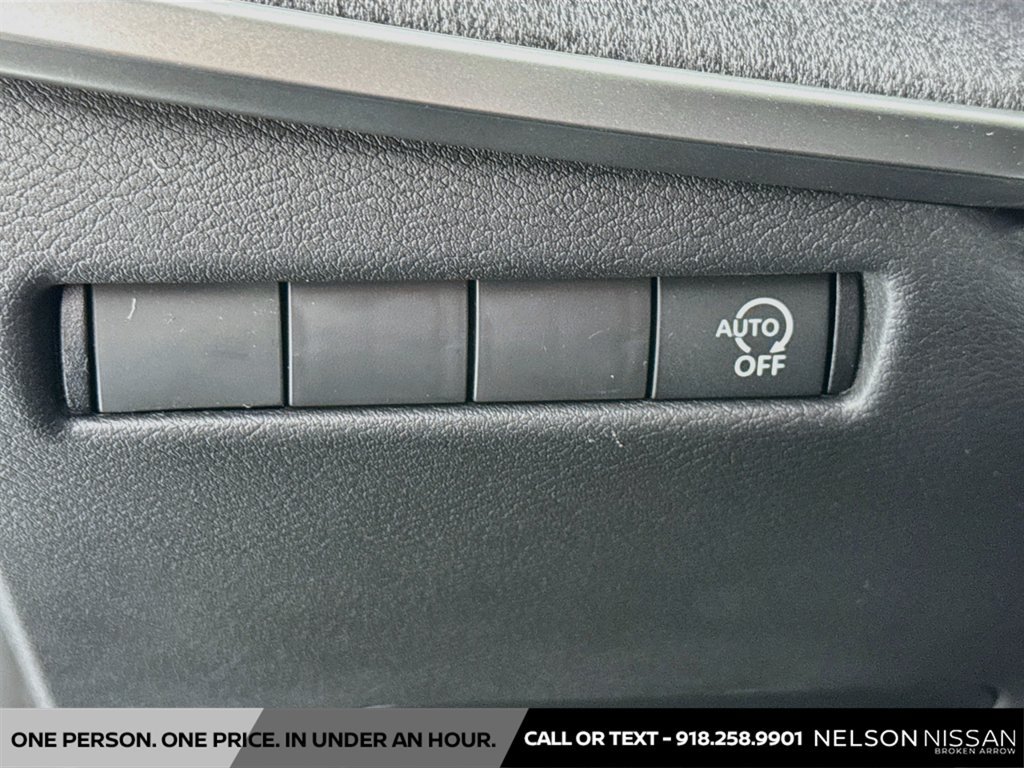 New 2027 Nissan Kicks SV w/ Cold Weather Package FWD image 10