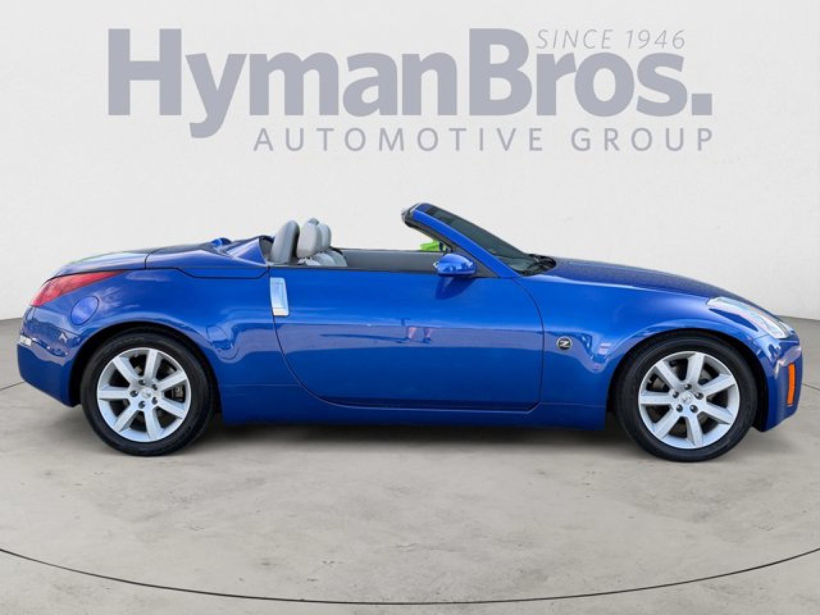 Used 2005 Nissan 350Z Touring RWD image 2