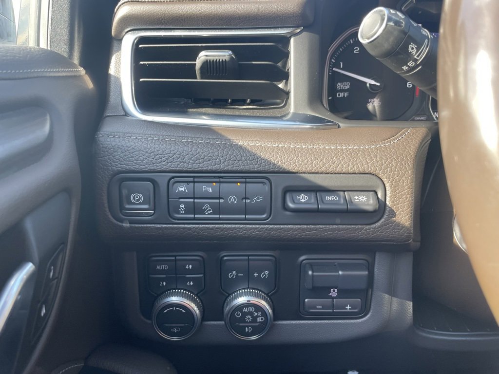 Used 2021 GMC Yukon Denali w/ Denali Ultimate Package image 13