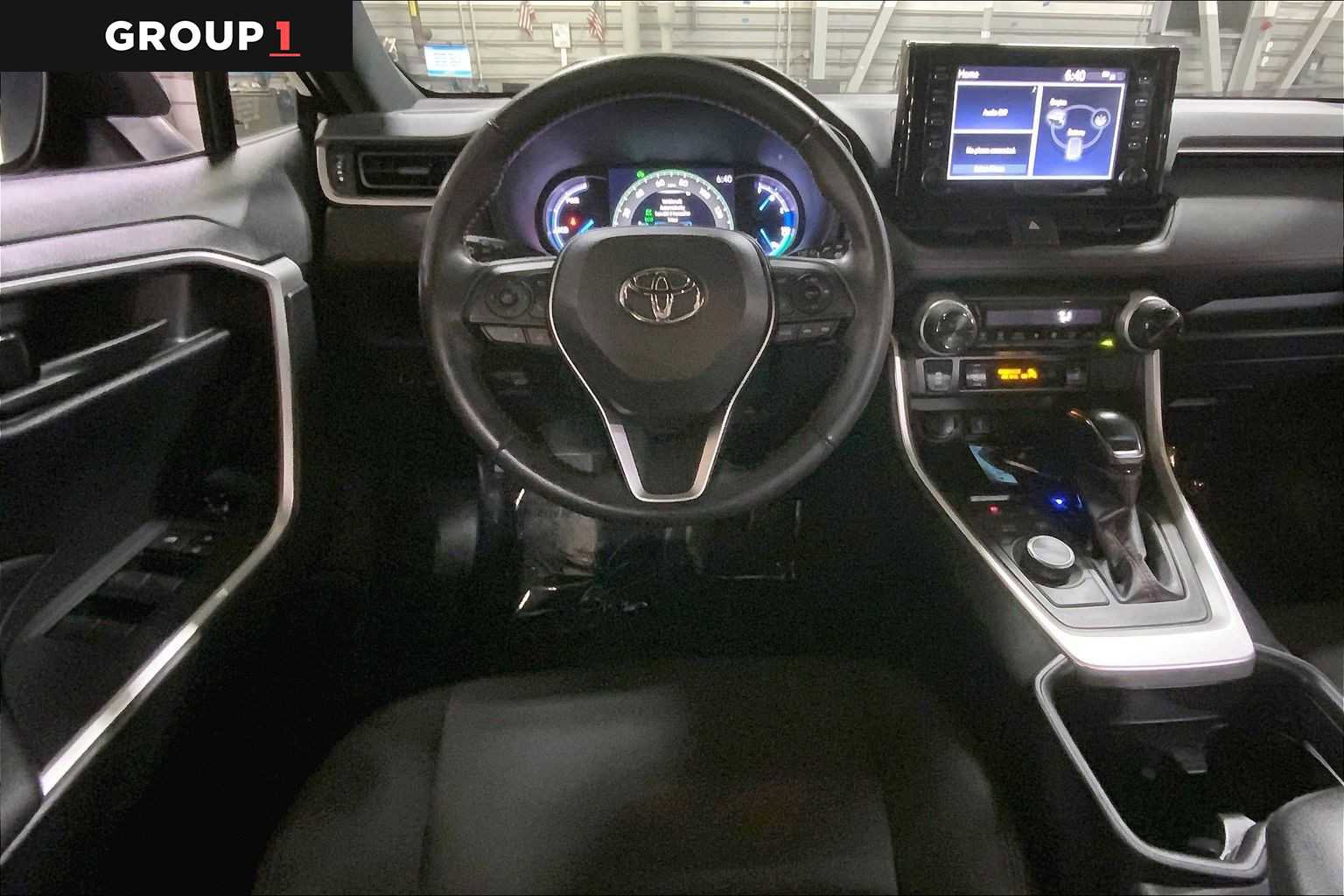 Used 2021 Toyota RAV4 SE AWD/4WD image 6