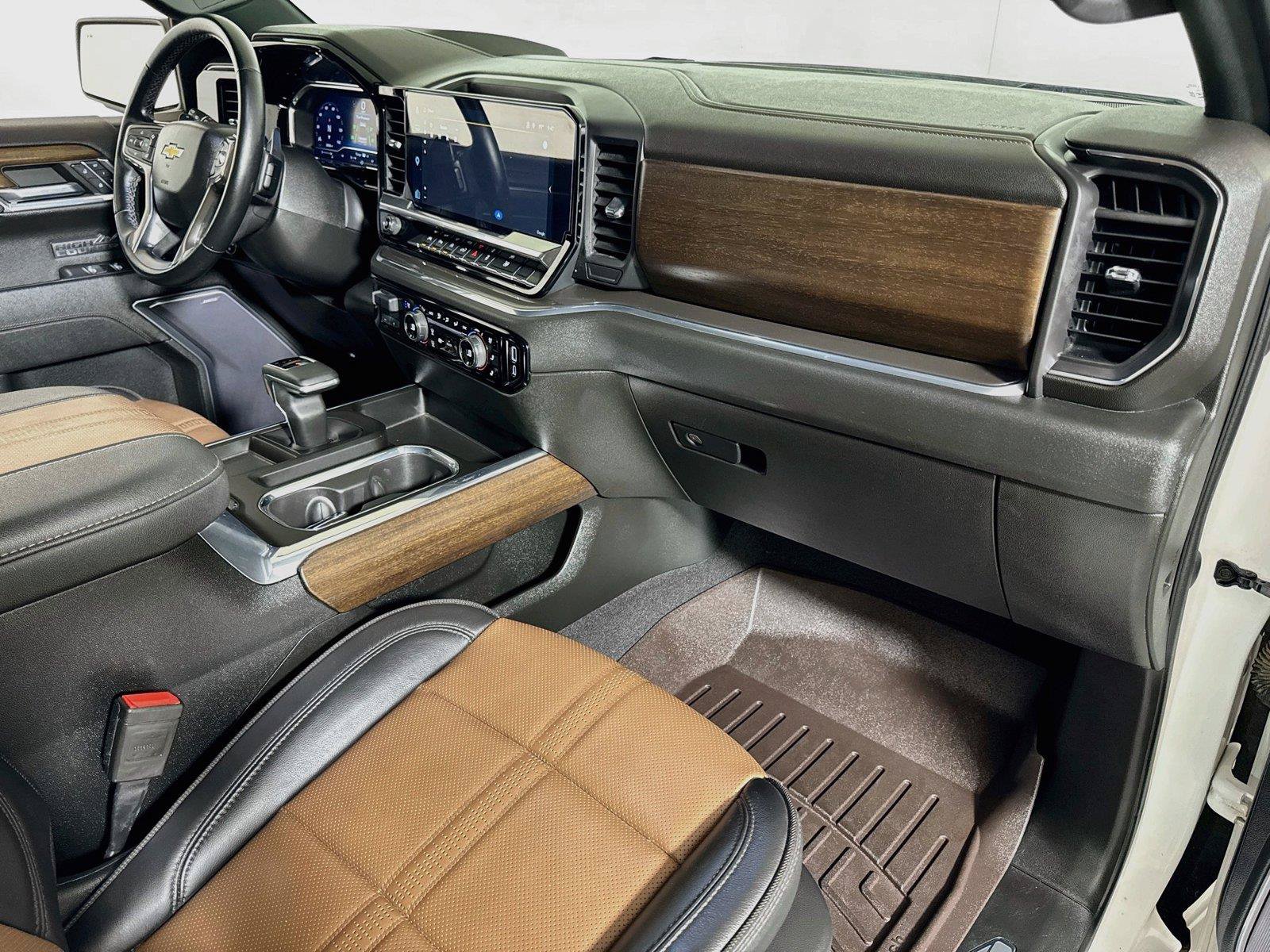 Certified 2023 Chevrolet Silverado 1500 High Country w/ Technology Package AWD/4WD image 28