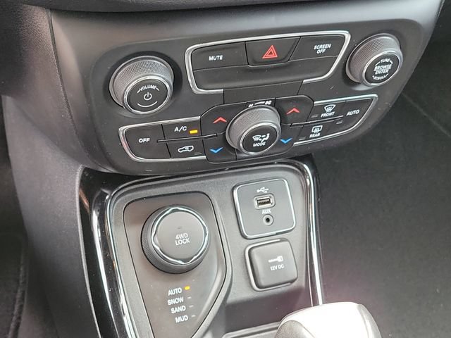 Used 2018 Jeep Compass Limited AWD/4WD image 16