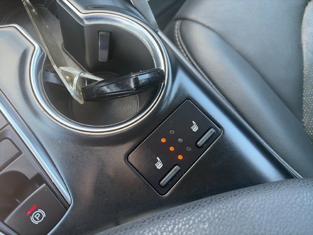 Used 2018 Toyota Camry XSE FWD image 38
