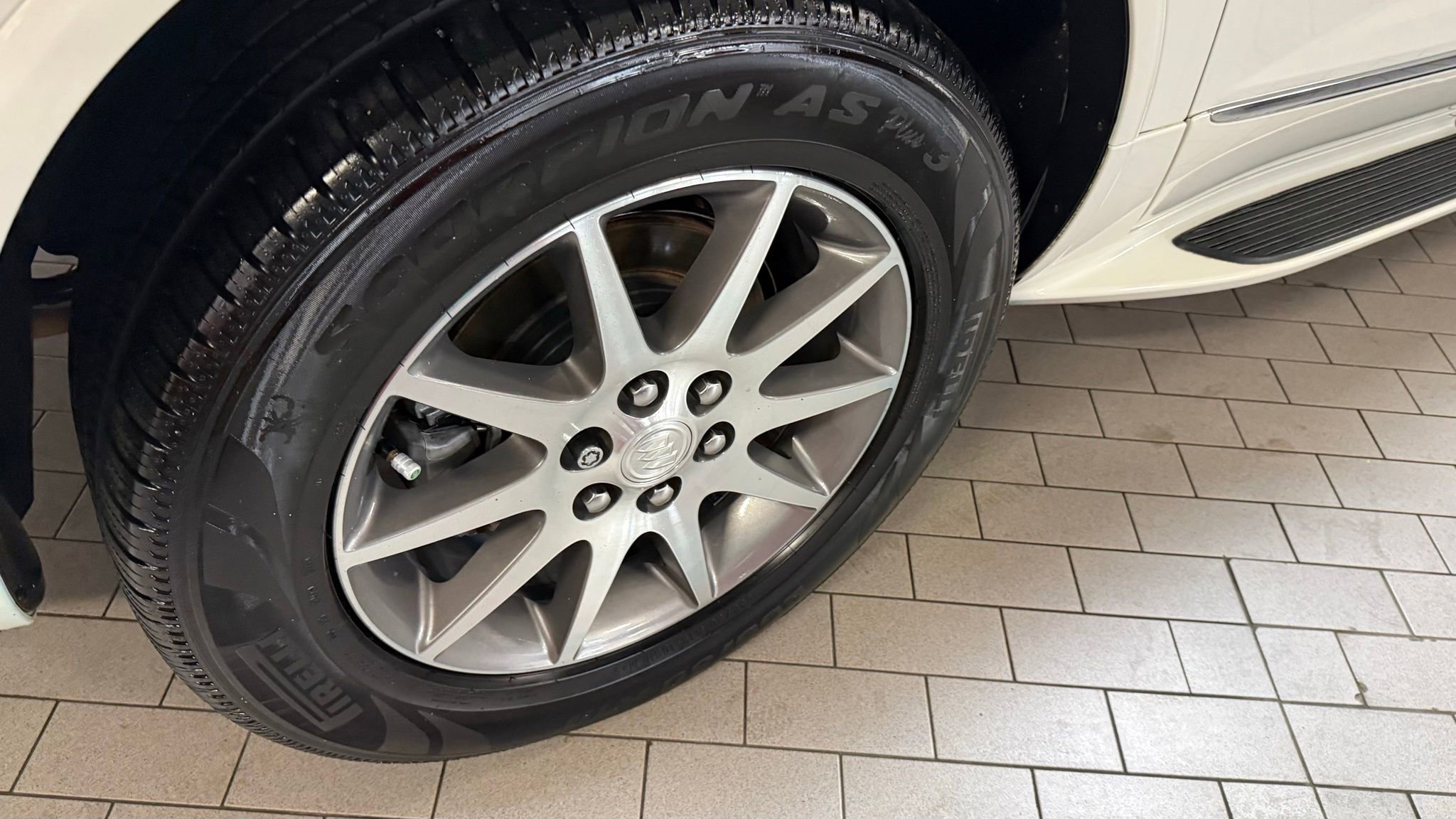 Used 2015 Buick Enclave Leather FWD image 28