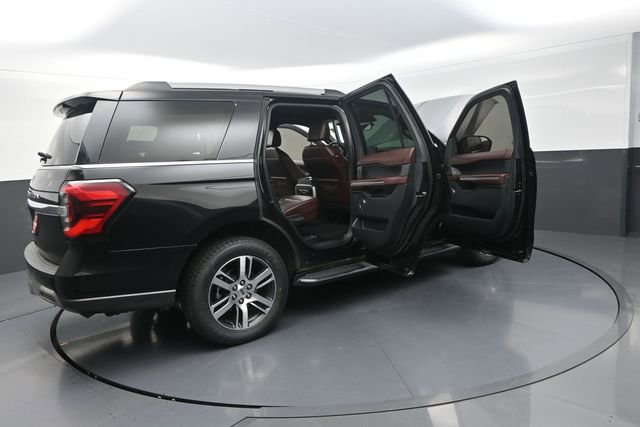 Used 2022 Ford Expedition Limited AWD/4WD image 23
