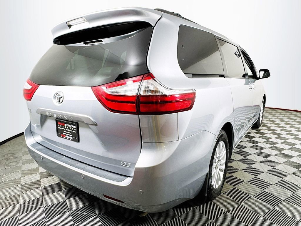 Used 2015 Toyota Sienna XLE Premium image 7