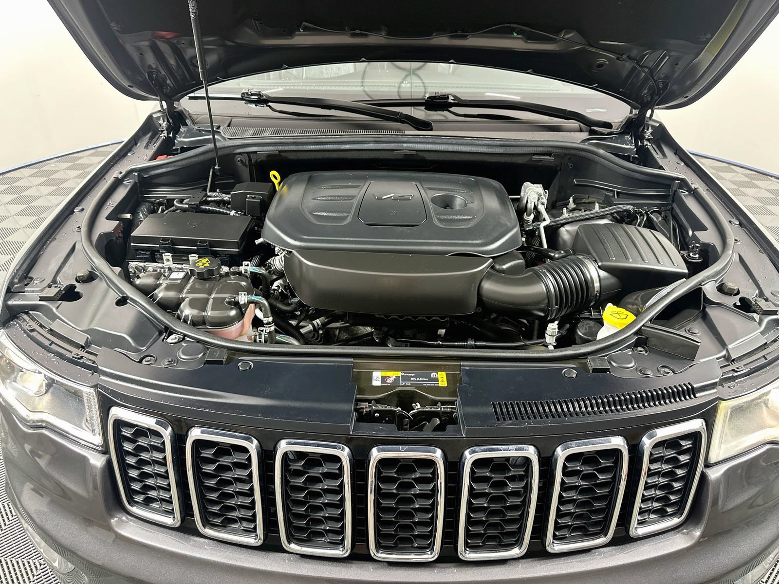 Used 2021 Jeep Grand Cherokee Limited AWD/4WD image 31