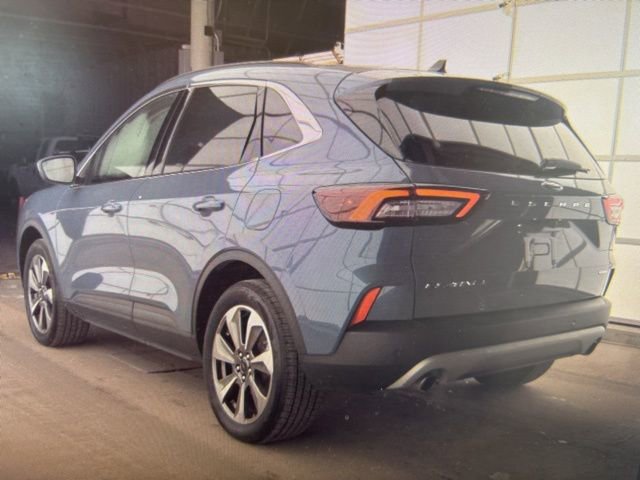 Used 2025 Ford Escape Platinum image 3