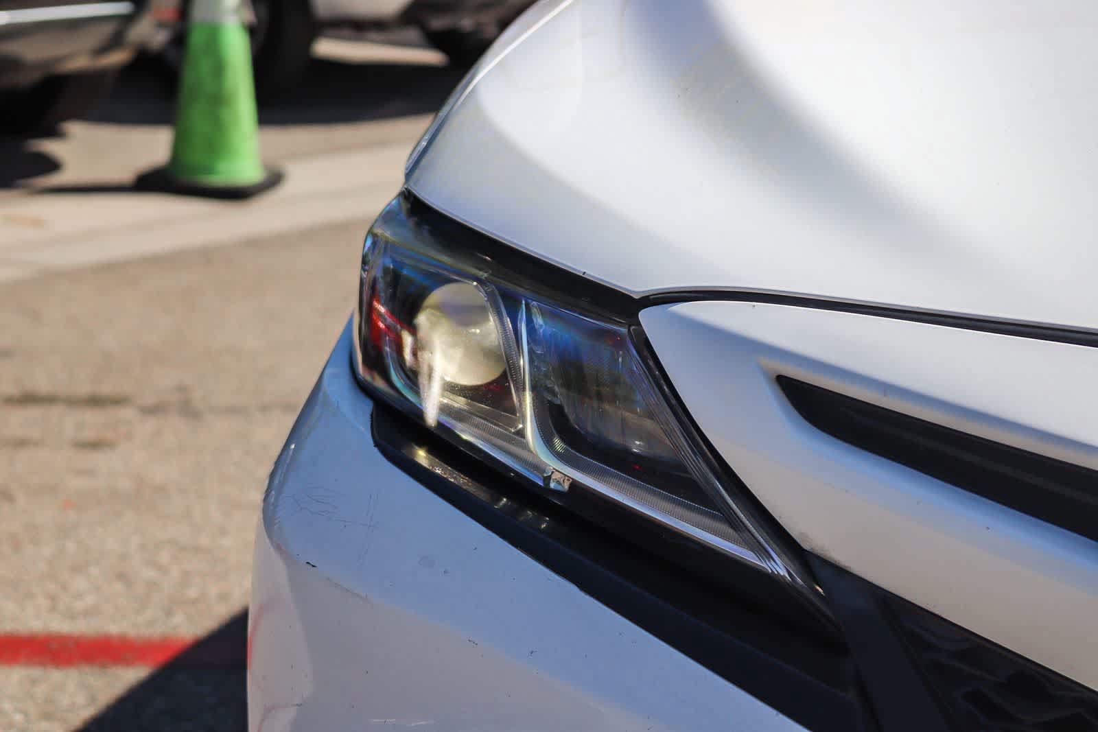 Used 2018 Toyota Camry SE FWD image 8