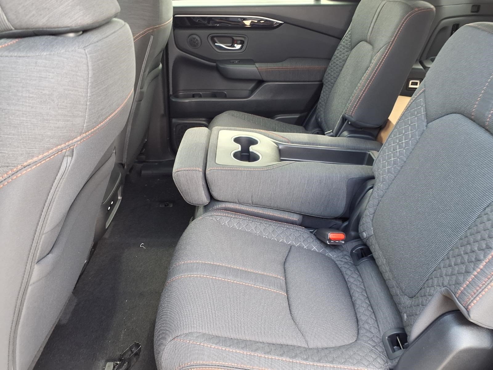 New 2026 Honda Pilot Sport image 10