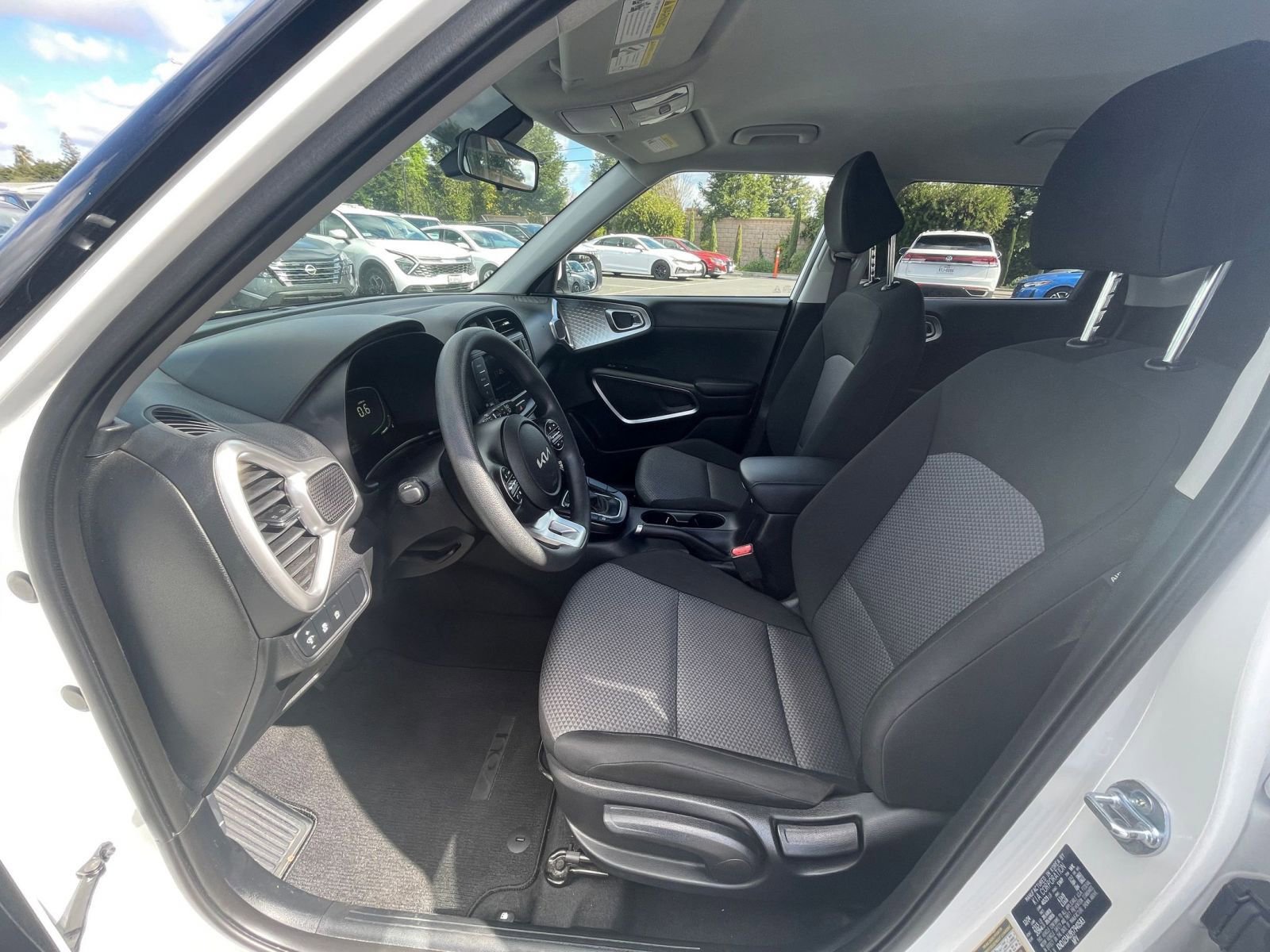 Used 2025 Kia Soul LX w/ LX Technology Package image 24