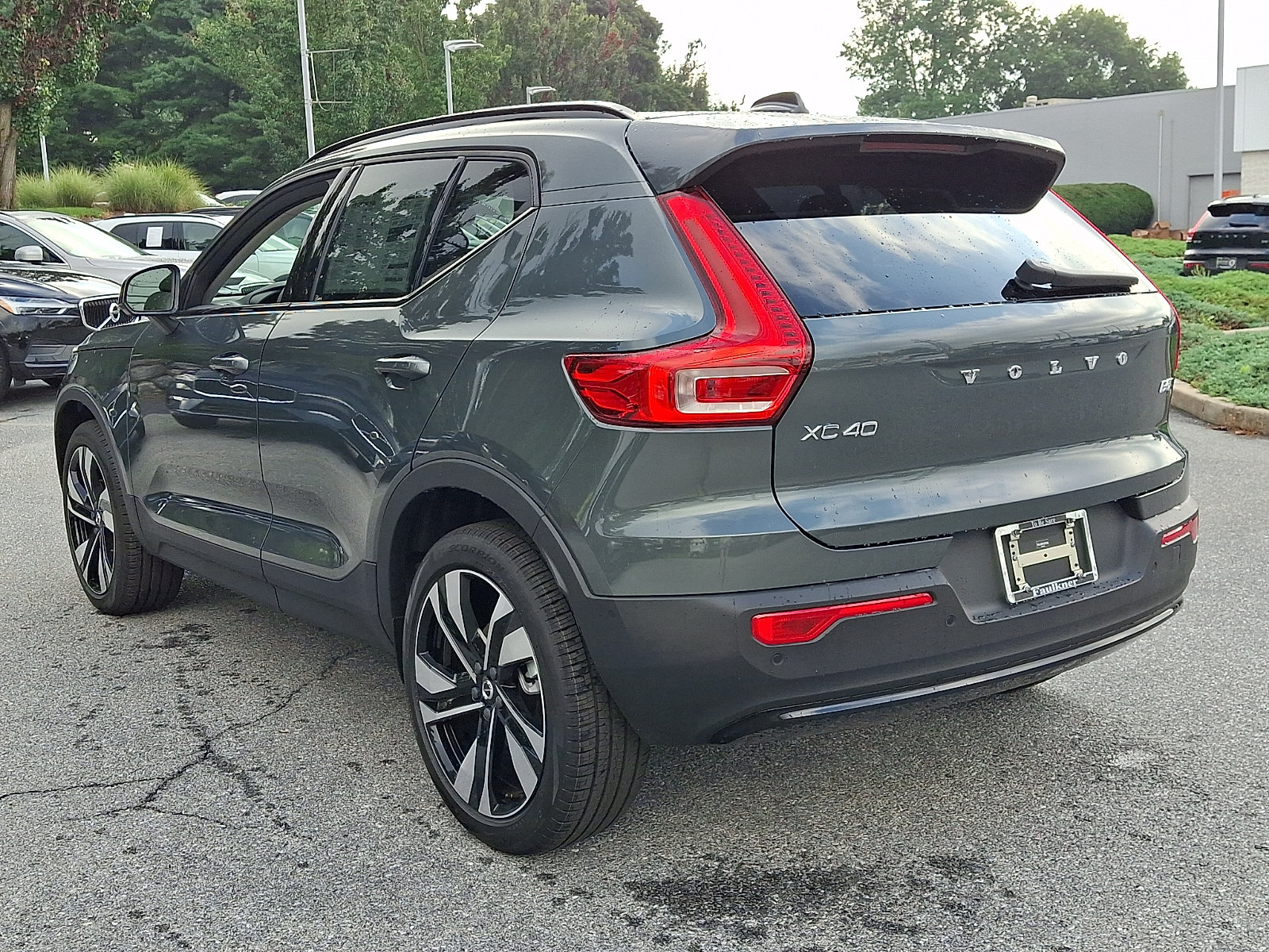New 2026 Volvo XC40 B5 Ultra w/ Climate Package AWD/4WD image 3