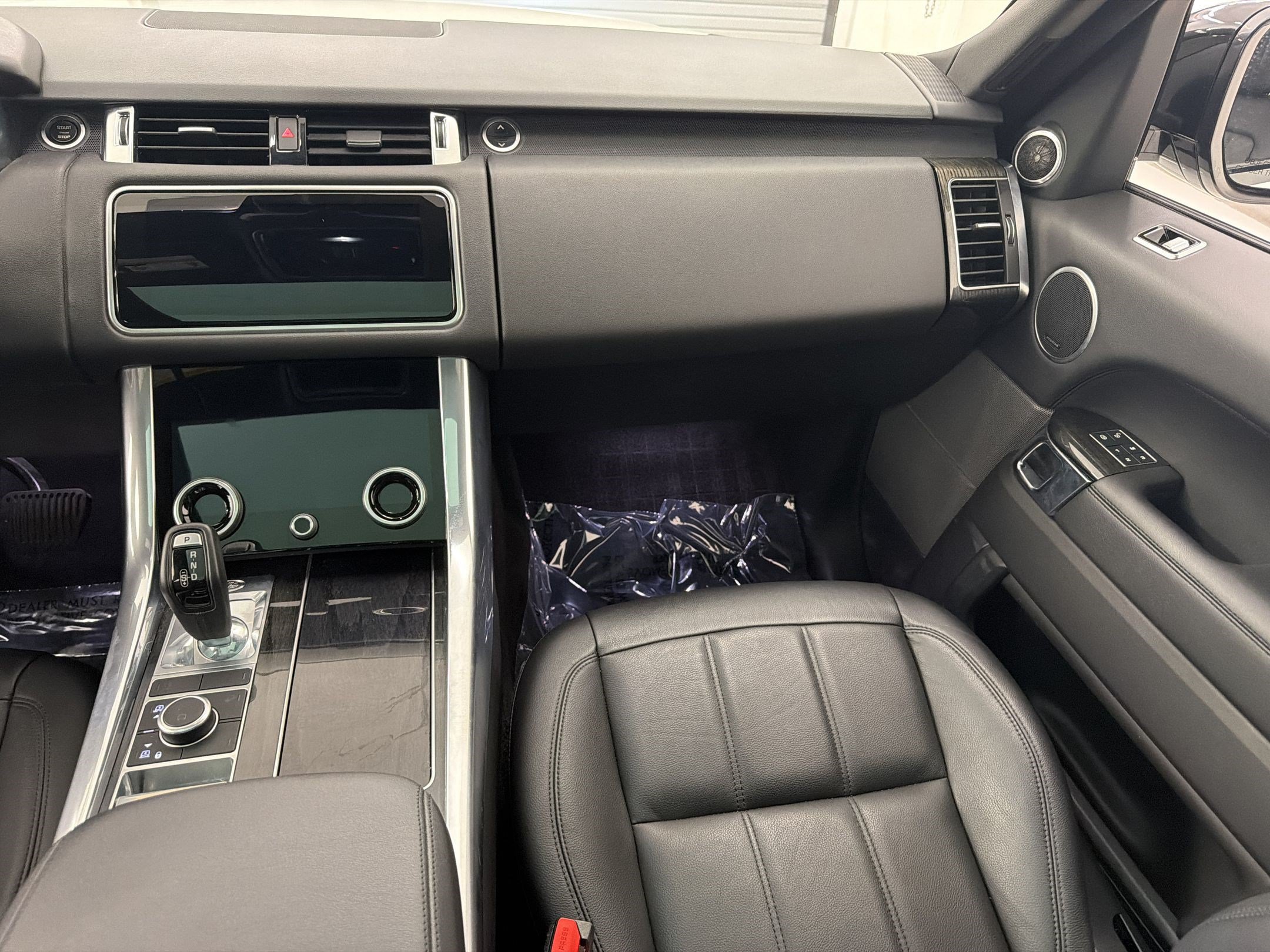 Used 2020 Land Rover Range Rover Sport SE AWD/4WD image 32