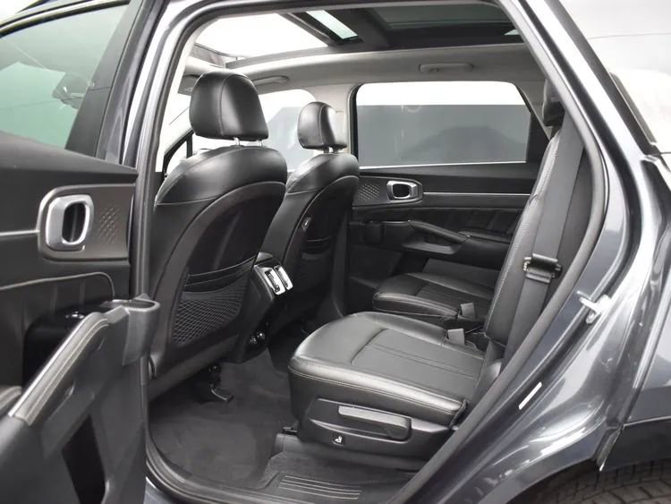 Used 2022 Kia Sorento SX AWD/4WD image 15