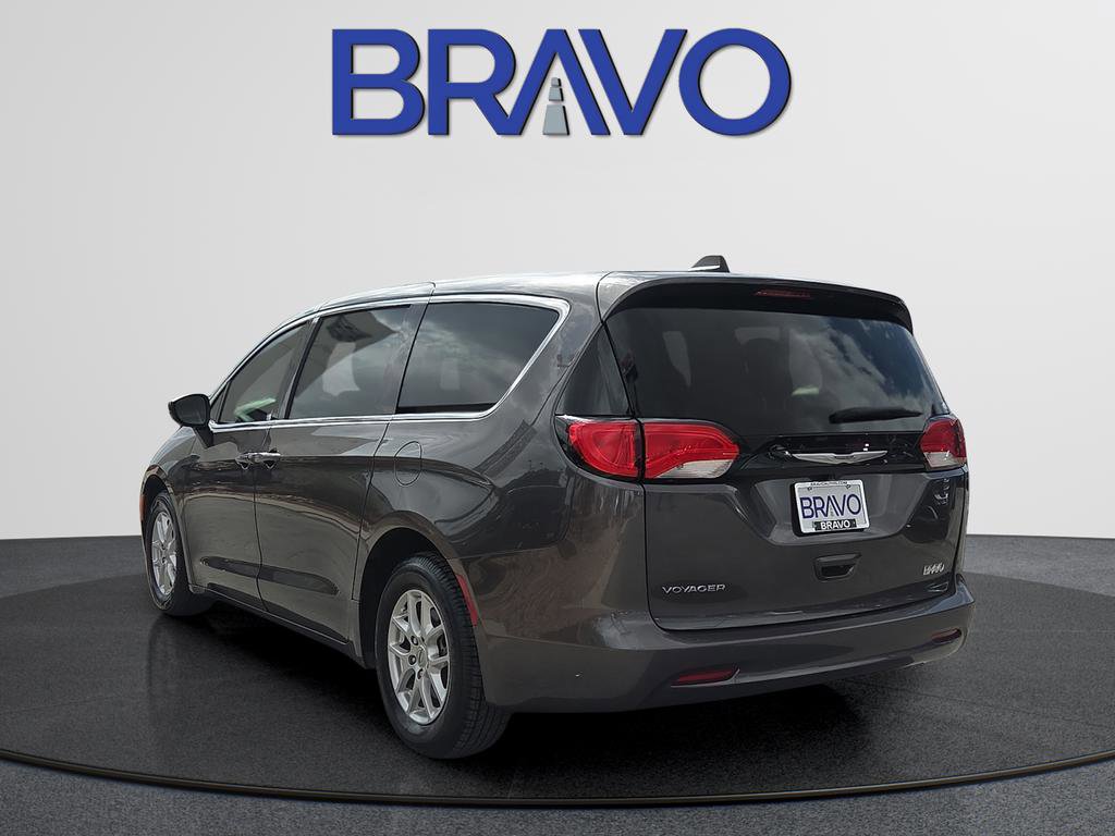Used 2023 Chrysler Voyager LX FWD image 5
